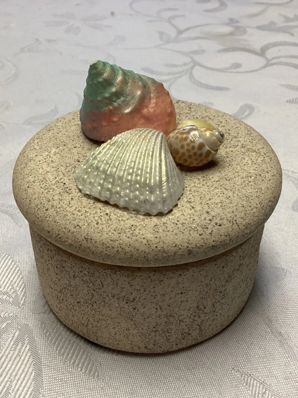 Vintage Ceramic Trinket Box RARE  DESIGN.  SEA SHELL. ART